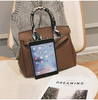 L-package 30-24-15cm Women's Padlock Handbags With Gold Hardware On Clearance whit Silk ribbon