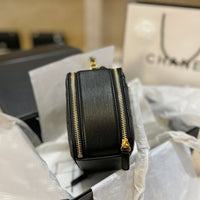 M-Handbag 19-15cm Small Vanity Case Fashion Ladies Shoulder Bag Shoulder Bag Bucket Bag Lambskin Shiny Crumpled Calfskin Gold-Tone Metal Cosmetic bag Small Square Box Bag Iady Chain Shoulder Messenger Bag