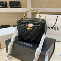 M-Handbag 19-15cm Small Vanity Case Fashion Ladies Shoulder Bag Shoulder Bag Bucket Bag Lambskin Shiny Crumpled Calfskin Gold-Tone Metal Cosmetic bag Small Square Box Bag Iady Chain Shoulder Messenger Bag