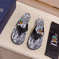 S-shoe Dior Summer Beach Flip Flops Men Shoes New Arrival Non-slip Beach Slipper For Men Large Size Breathable Flats Slipper Men Shoes Women Slippers High Quality Beach Sandals Non-slip Casual Flip Flop Slippers Black Slippers