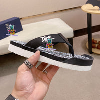 S-shoe Dior Summer Beach Flip Flops Men Shoes New Arrival Non-slip Beach Slipper For Men Large Size Breathable Flats Slipper Men Shoes Women Slippers High Quality Beach Sandals Non-slip Casual Flip Flop Slippers Black Slippers
