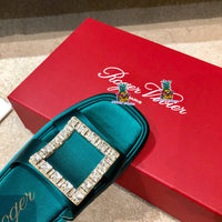 S-shoe R.o.g.e.r V.i.v.i.e.r New Summer Woman Slippers Shoes Round Head Flat-bottom Ling Rhinestone Slippers Beach Crystal Flip Flops Slides Slippers Women Summer Beach Slides Shoes Rhinestones Shoes Sandals Ladies Slides