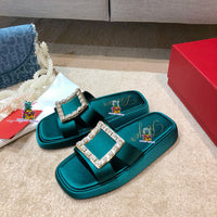 S-shoe R.o.g.e.r V.i.v.i.e.r New Summer Woman Slippers Shoes Round Head Flat-bottom Ling Rhinestone Slippers Beach Crystal Flip Flops Slides Slippers Women Summer Beach Slides Shoes Rhinestones Shoes Sandals Ladies Slides