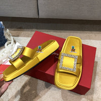 S-shoe R.o.g.e.r V.i.v.i.e.r New Summer Woman Slippers Shoes Round Head Flat-bottom Ling Rhinestone Slippers Beach Crystal Flip Flops Slides Slippers Women Summer Beach Slides Shoes Rhinestones Shoes Sandals Ladies Slides