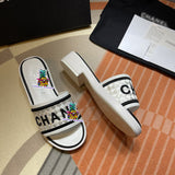 S-shoe Summer New Women's Slippers Personality Fashion Comfortable Casual Leather Flat Sandals Home Slipper Women Summer Fashion Outer Wear Flat Sandals Korean Style Versatile Soft Girl Sandals women Beach