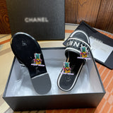 S-shoe Summer New Women's Slippers Personality Fashion Comfortable Casual Leather Flat Sandals Home Slipper Women Summer Fashion Outer Wear Flat Sandals Korean Style Versatile Soft Girl Sandals women Beach