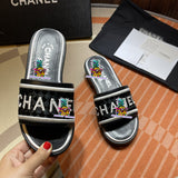 S-shoe Summer New Women's Slippers Personality Fashion Comfortable Casual Leather Flat Sandals Home Slipper Women Summer Fashion Outer Wear Flat Sandals Korean Style Versatile Soft Girl Sandals women Beach