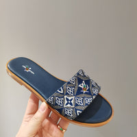 S-shoe Louis Vuitton Flat Slippers Women Non-slip Beach Shoes Casual Shoes Ladies Sandals Platform Women Shoes Summer Round Toe Outdoor Beach Dress Slippers Thick Sole