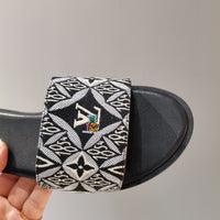 S-shoe Louis Vuitton Flat Slippers Women Non-slip Beach Shoes Casual Shoes Ladies Sandals Platform Women Shoes Summer Round Toe Outdoor Beach Dress Slippers Thick Sole