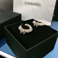J-jewelry Chanel Fashion Lady Gold Freshwater Pearl Stud Earrings Double Sided Round White Pearl Earrings Perforated Jewelry