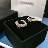 J-jewelry Chanel Fashion Lady Gold Freshwater Pearl Stud Earrings Double Sided Round White Pearl Earrings Perforated Jewelry
