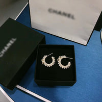 J-jewelry Chanel Fashion Lady Gold Freshwater Pearl Stud Earrings Double Sided Round White Pearl Earrings Perforated Jewelry