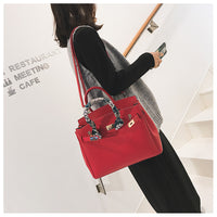 L-package 30-24-15cm Women's Padlock Handbags With Gold Hardware On Clearance whit Silk ribbon