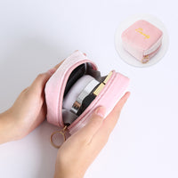 L-package Fashion Lipstick Case with Mirror Lip Balm Holder Portable Lipstick Bag for Outside Travel Cosmetic Pouch Beauty Lipstick Tubes Organizer Gift for Girl Ladies Women