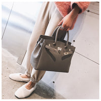 L-package 30-24-15cm Women's Padlock Handbags With Gold Hardware On Clearance whit Silk ribbon