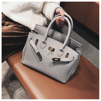 L-package 30-24-15cm Women's Padlock Handbags With Gold Hardware On Clearance whit Silk ribbon