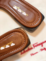S-shoe S.a.l.v.a.t..o.r.e F.e.r.r.a.g.a.m.o Women's Wide Width Slide Sandals Slip On Flat Cross Strap Casual Summer Shoes