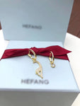 J-jewelry HEFANG Gold Plated Brass Giraffe Cubic Zirconia Screwback Earrings with Sterling Silver Post