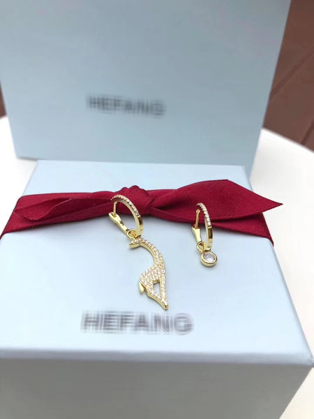 J-jewelry HEFANG Gold Plated Brass Giraffe Cubic Zirconia Screwback Earrings with Sterling Silver Post