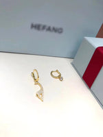 J-jewelry HEFANG Gold Plated Brass Giraffe Cubic Zirconia Screwback Earrings with Sterling Silver Post